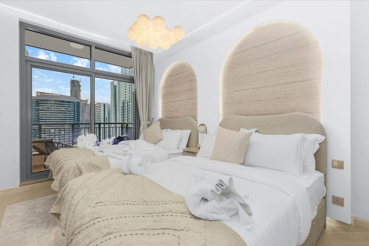 Walk To Mall 2br With Balcony And Pool Apartment *