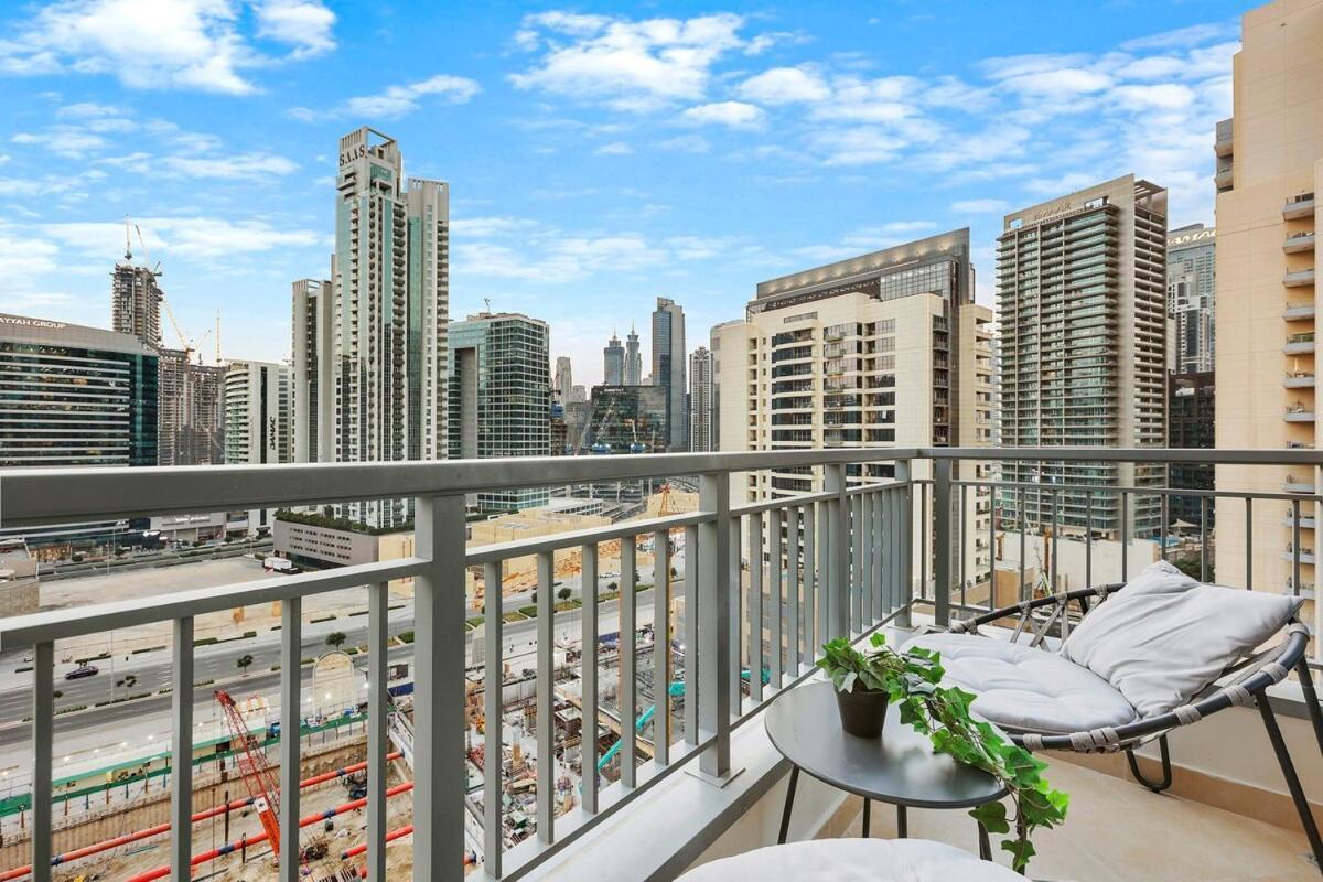 Walk To Mall 2br With Balcony And Pool Apartment Dubai
