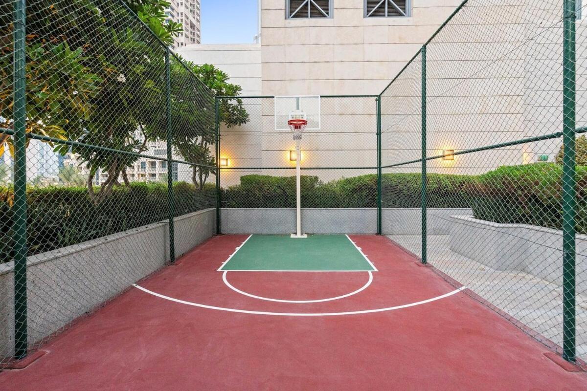 Walk To Mall 2br With Balcony And Pool Apartment *